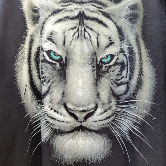 DOM Snow Tiger Men's Graphic Tee - Picture 3 of 4